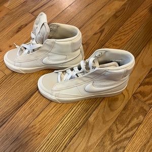 Nike Blazer Mid Victory High Top Sneakers